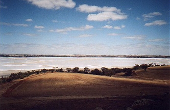 A very dry Lake Dumbleyung, November 2001
